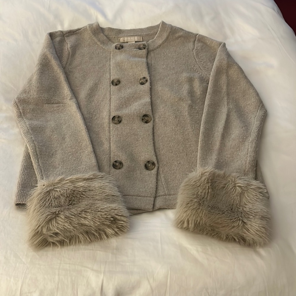 Banana Republic beige cardigan sweater with faux fur cuffs